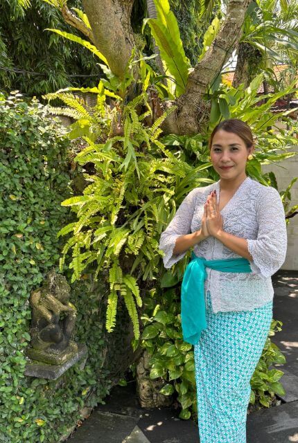 Putri Duyung Staff
